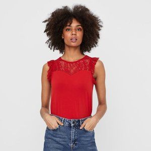 Top with a sweeth Red Lace Top VERO MODA